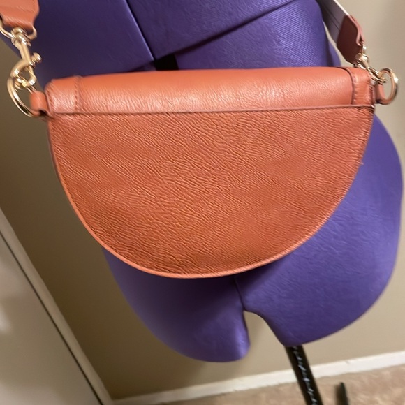 Universal Thread Purse - Picture 5 of 5